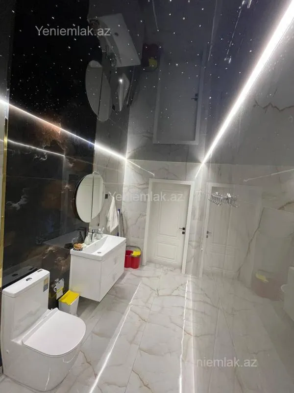 Satılır 6 otaqlı həyət evi 240 m²