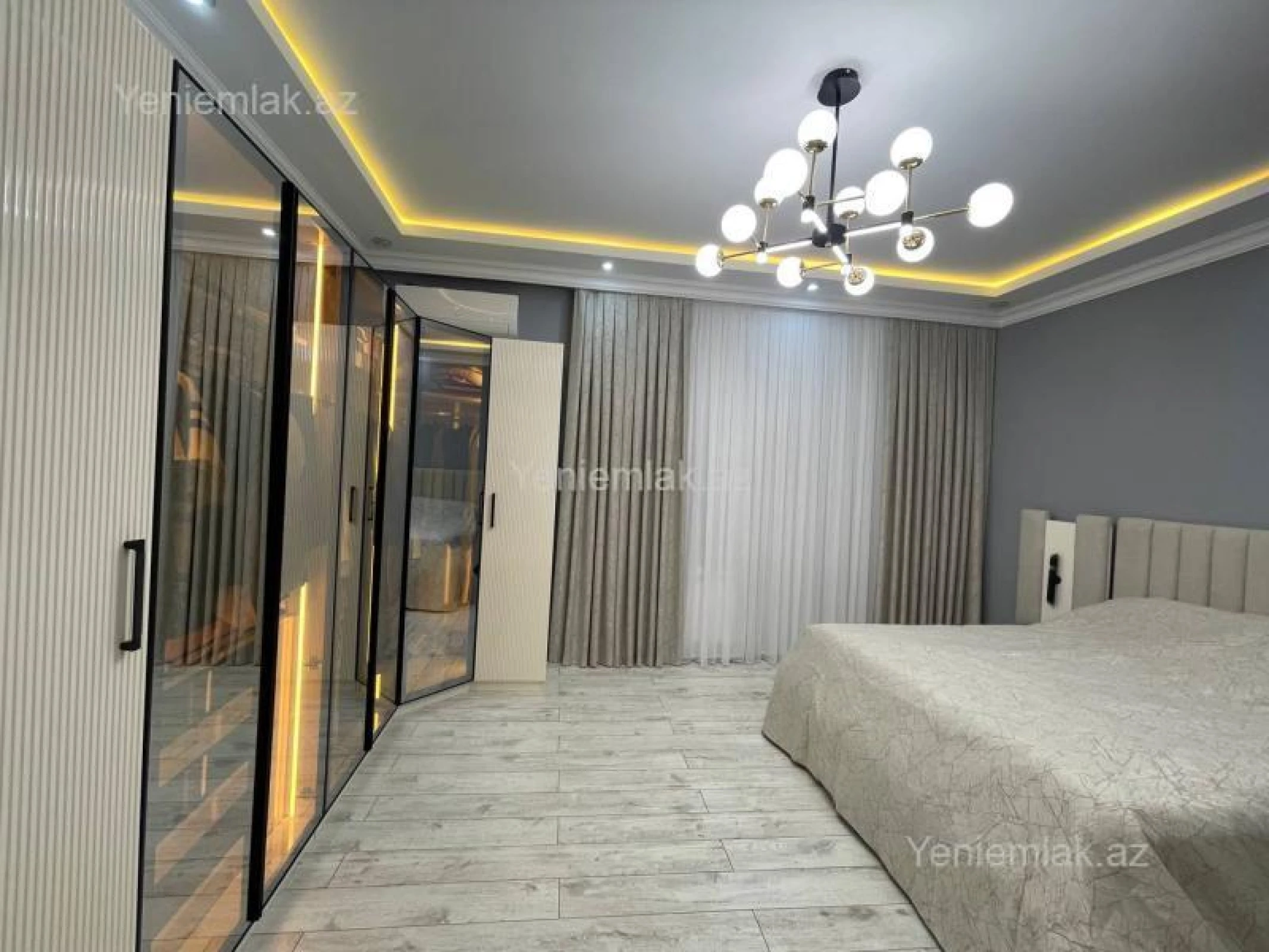 Satılır 6 otaqlı həyət evi 240 m²