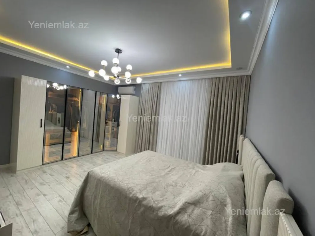 Satılır 6 otaqlı həyət evi 240 m²