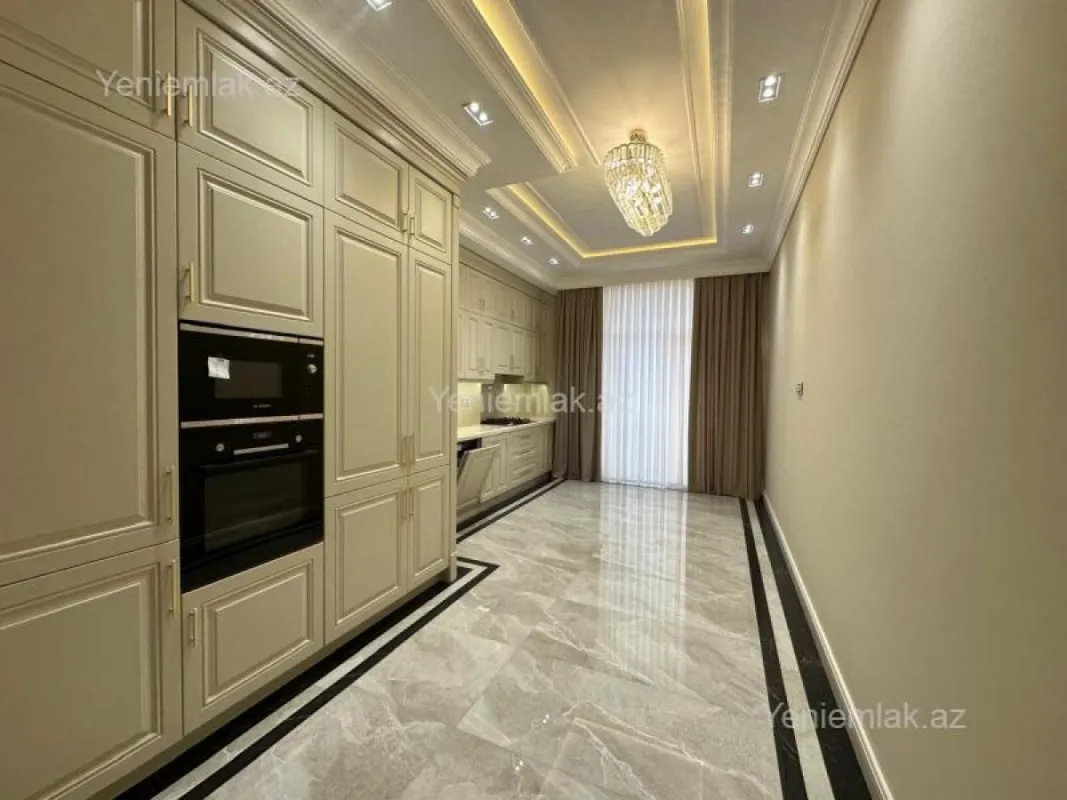 Satılır 4 otaqlı yeni tikili 240 m²