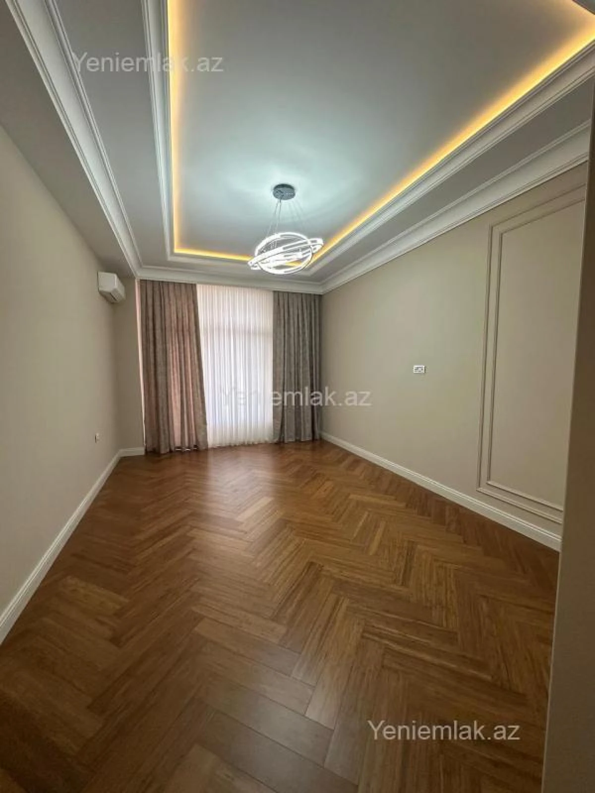 Satılır 4 otaqlı yeni tikili 240 m²
