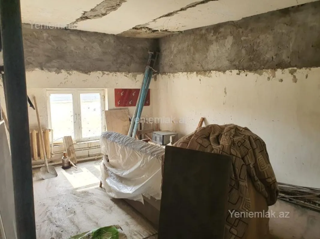 Satılır 7 otaqlı köhnə tikili 220 m²