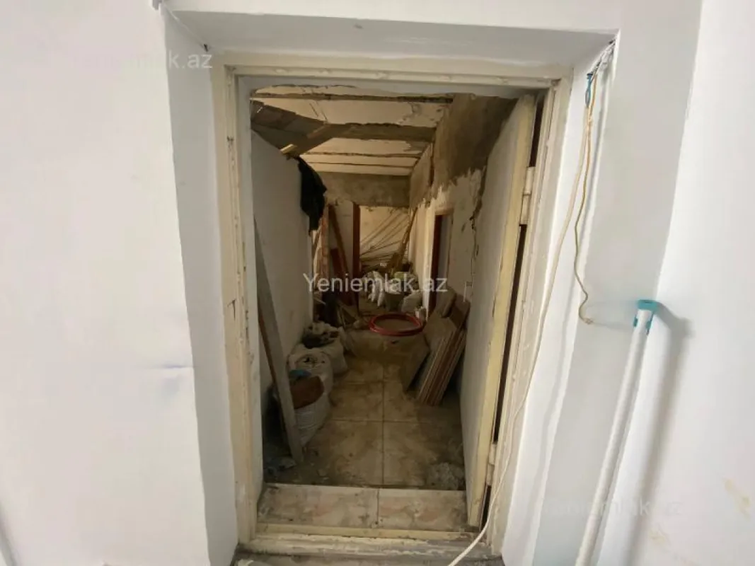 Satılır 7 otaqlı köhnə tikili 220 m²