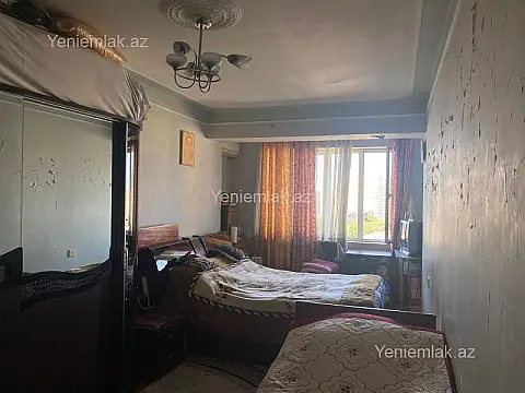 Satılır 7 otaqlı köhnə tikili 220 m²