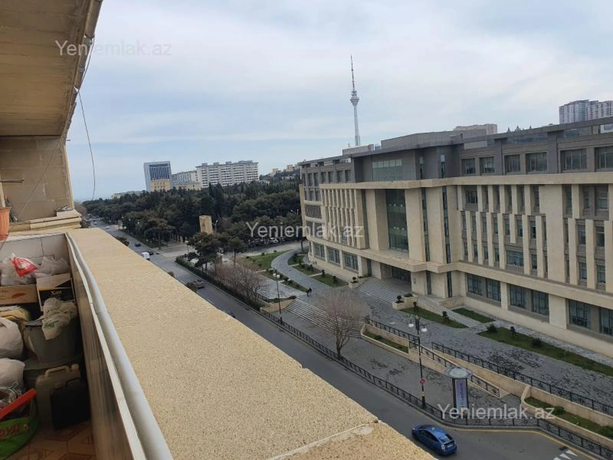 Satılır 7 otaqlı köhnə tikili 220 m²