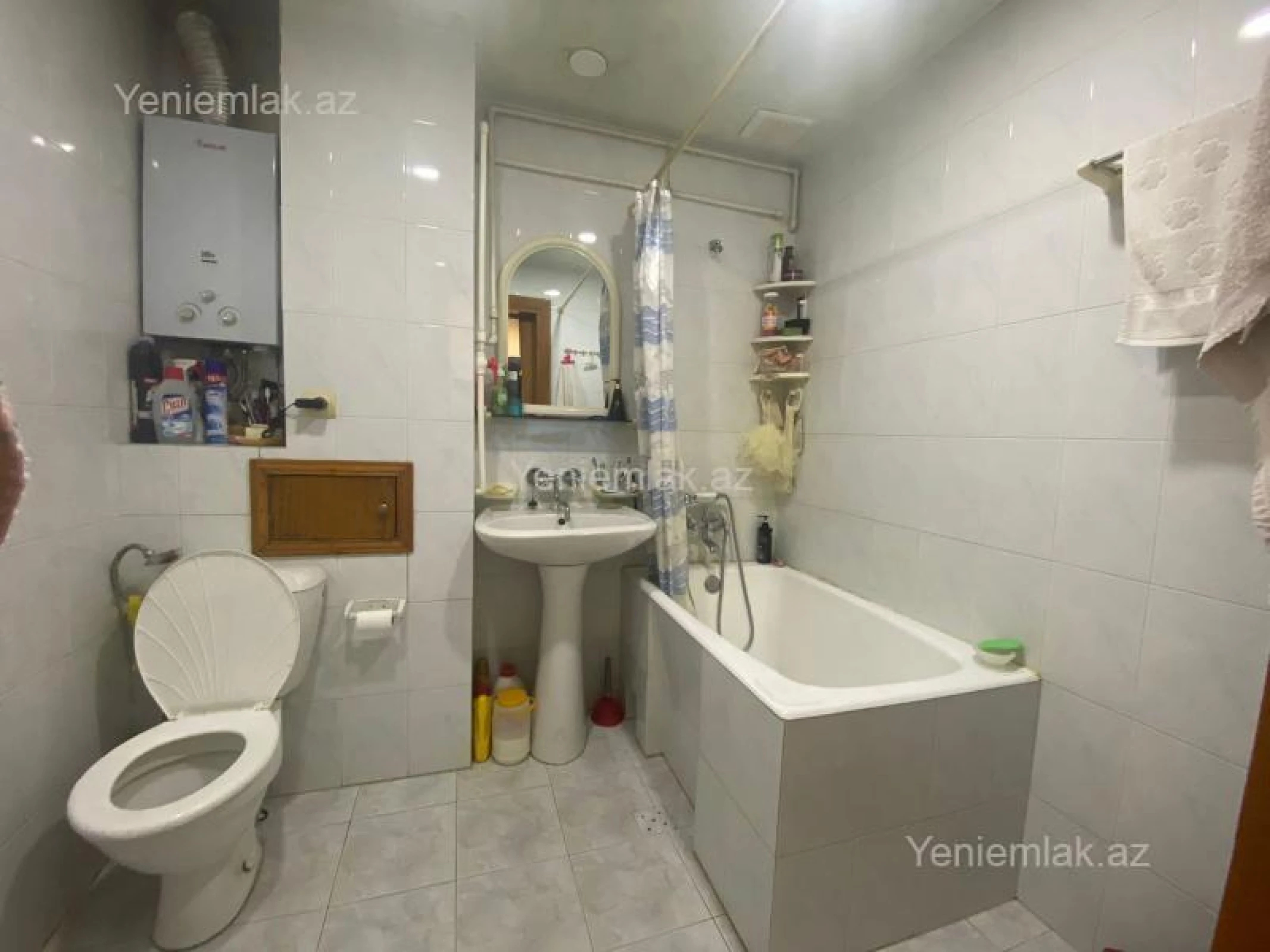 Satılır 7 otaqlı köhnə tikili 220 m²