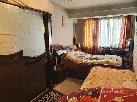Satılır 7 otaqlı köhnə tikili 220 m²