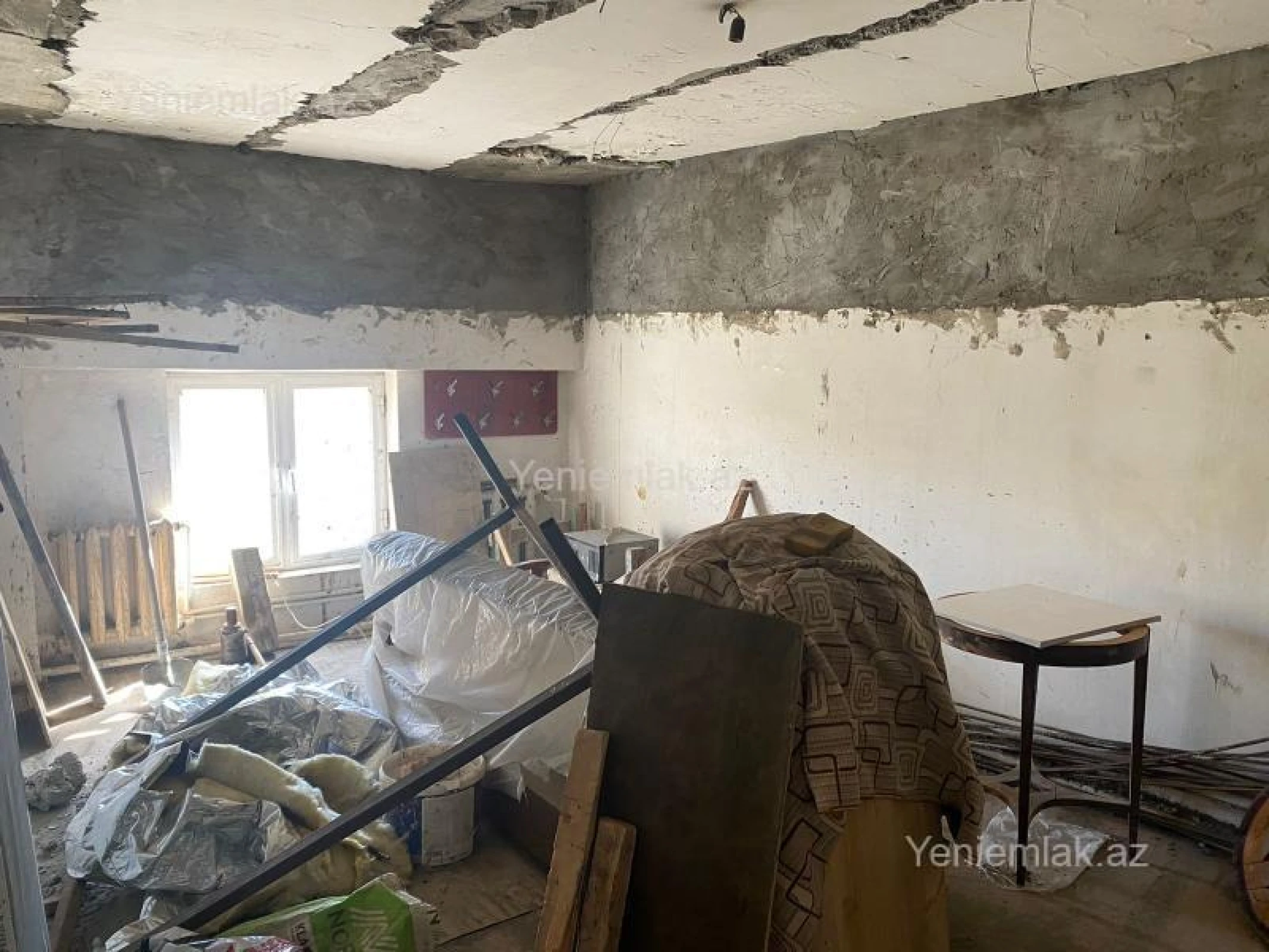 Satılır 7 otaqlı köhnə tikili 220 m²