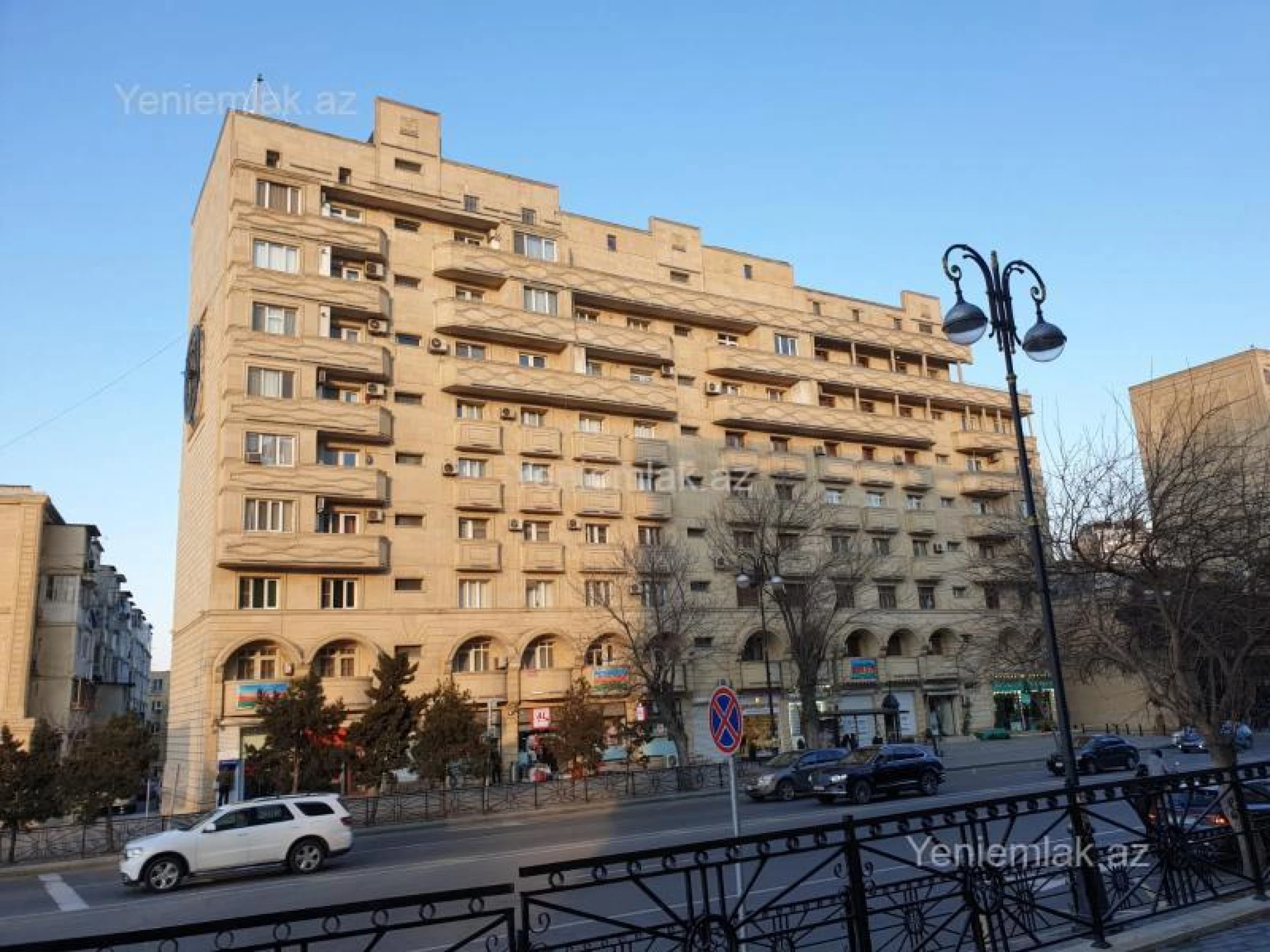 Satılır 7 otaqlı köhnə tikili 220 m²