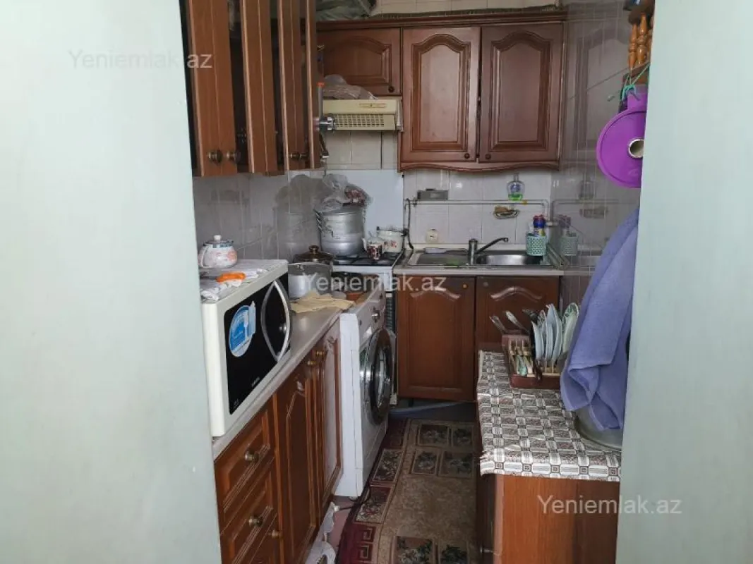 Satılır 7 otaqlı köhnə tikili 220 m²