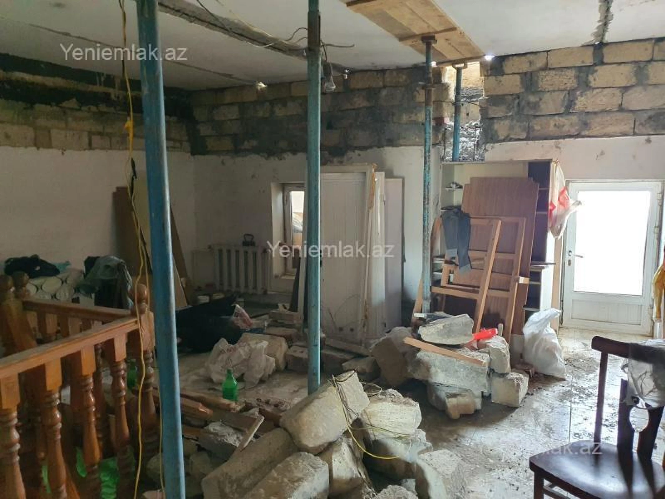 Satılır 7 otaqlı köhnə tikili 220 m²