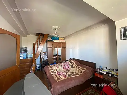 Satılır 7 otaqlı köhnə tikili 220 m²
