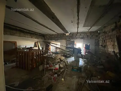 Satılır 7 otaqlı köhnə tikili 220 m²