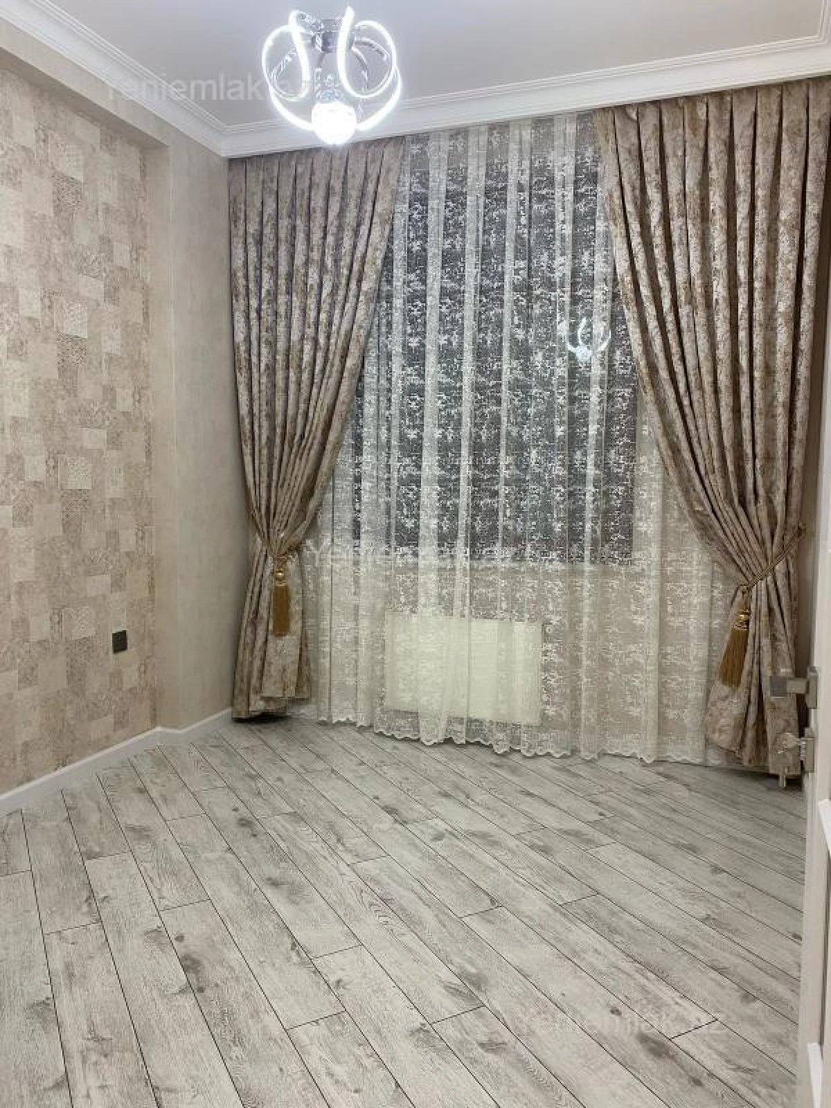 Satılır 3 otaqlı yeni tikili 90 m²