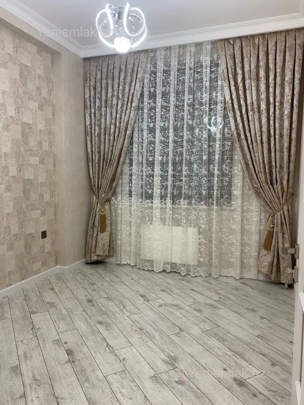 Satılır 3 otaqlı yeni tikili 90 m²