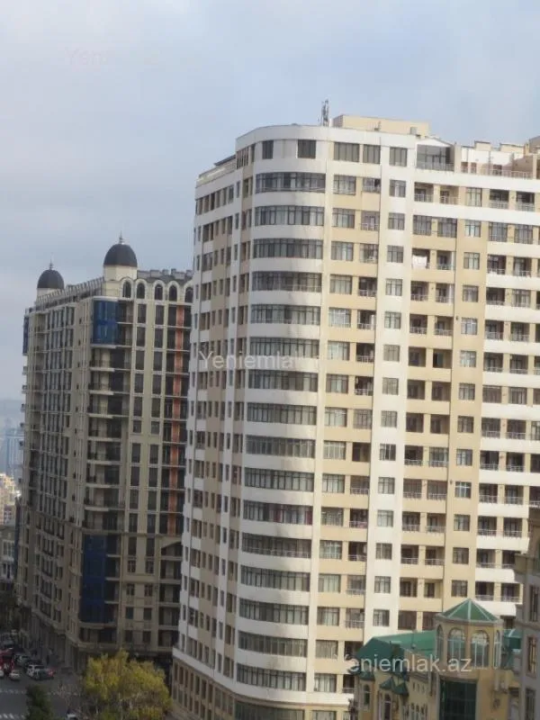 Satılır 3 otaqlı yeni tikili 90 m²