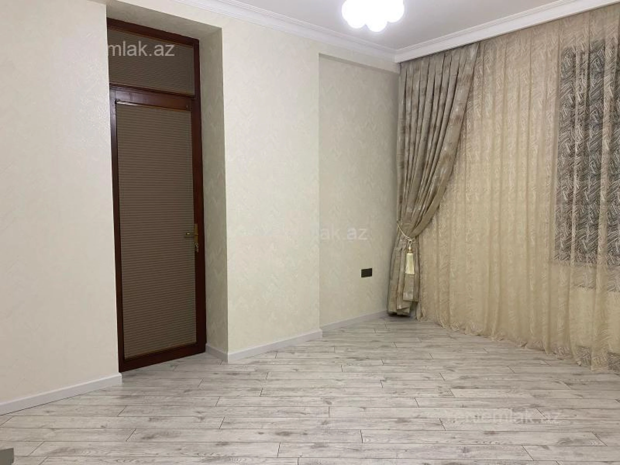 Satılır 3 otaqlı yeni tikili 90 m²