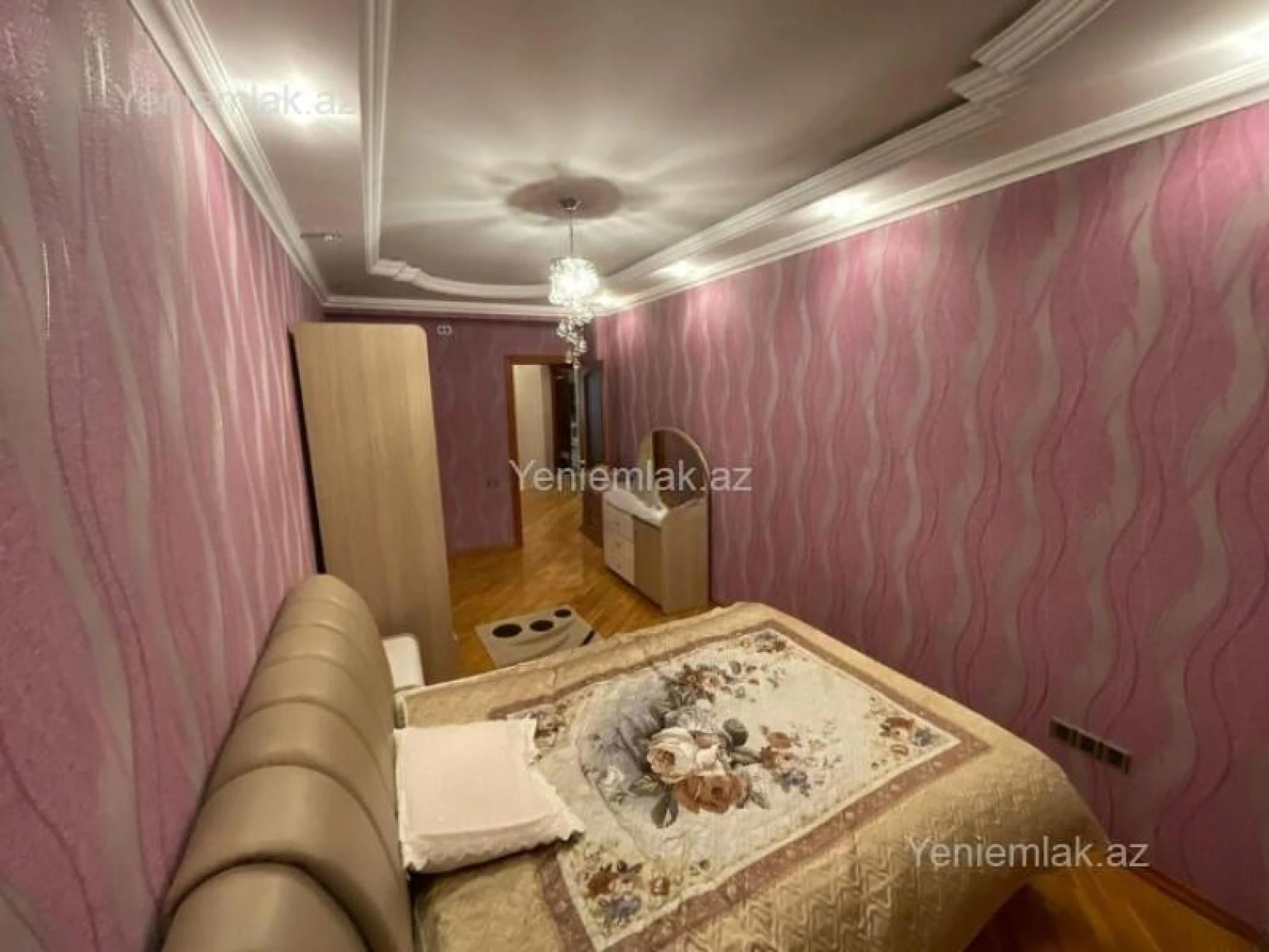 Satılır 3 otaqlı yeni tikili 130 m²