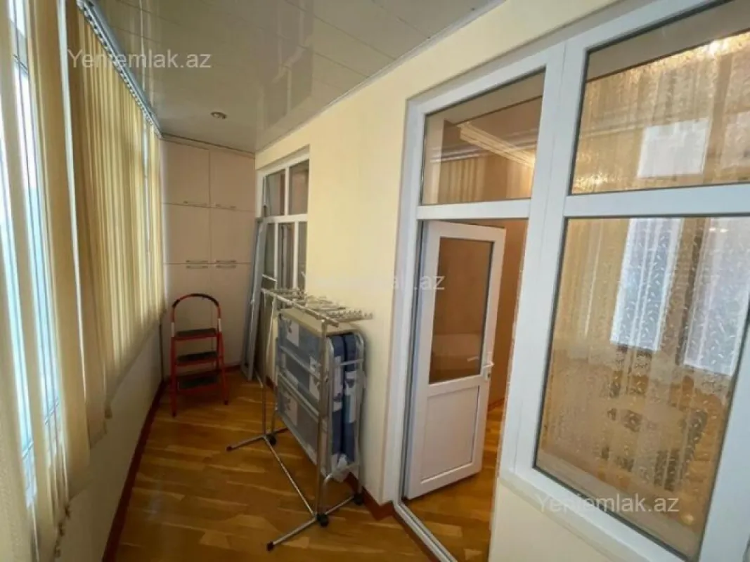 Satılır 3 otaqlı yeni tikili 130 m²