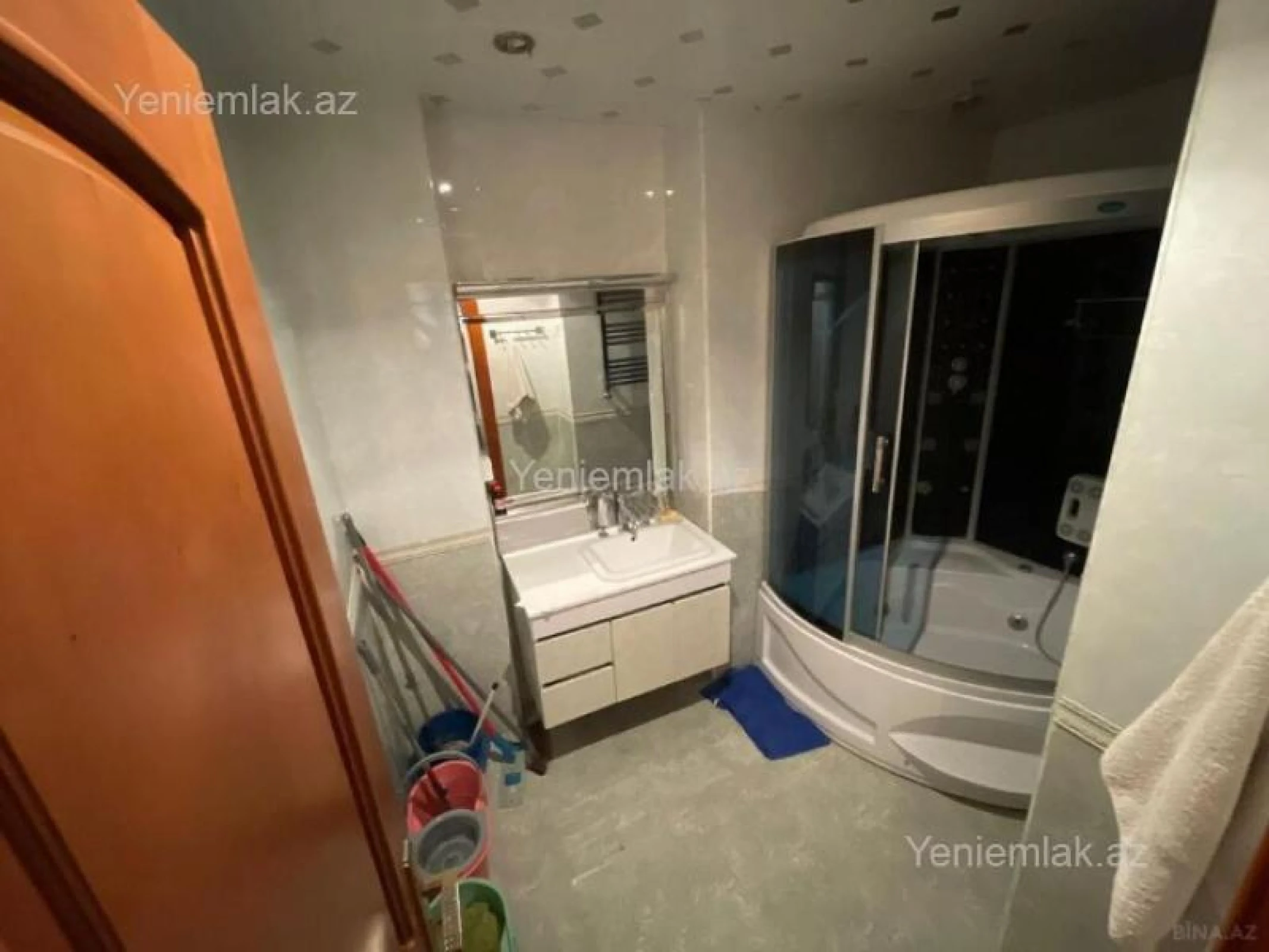 Satılır 3 otaqlı yeni tikili 130 m²