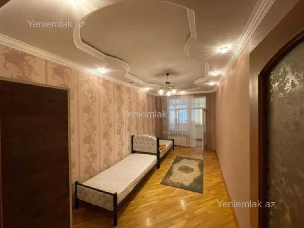 Satılır 3 otaqlı yeni tikili 130 m²