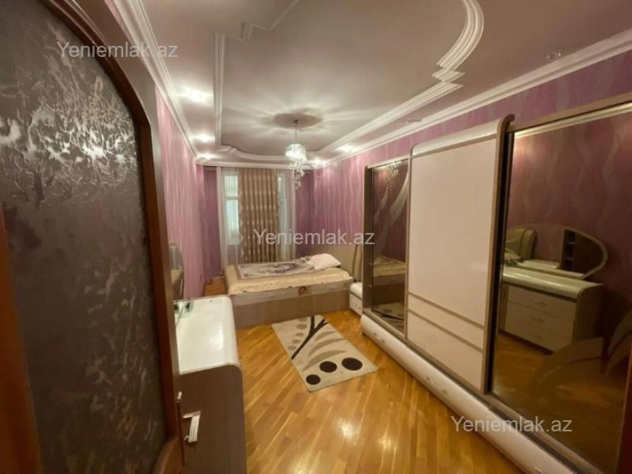 Satılır 3 otaqlı yeni tikili 130 m²