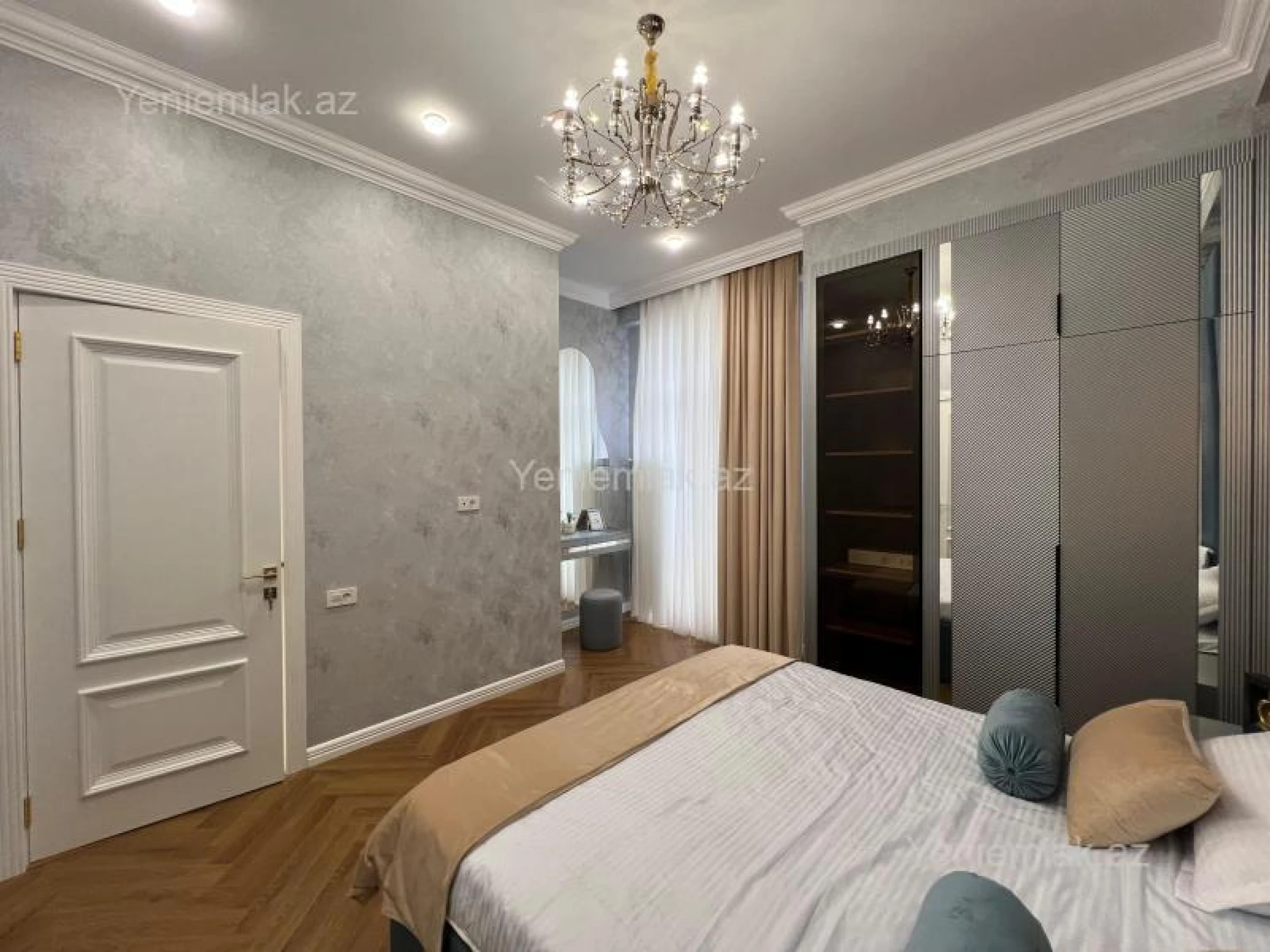 Satılır 3 otaqlı yeni tikili 130 m²