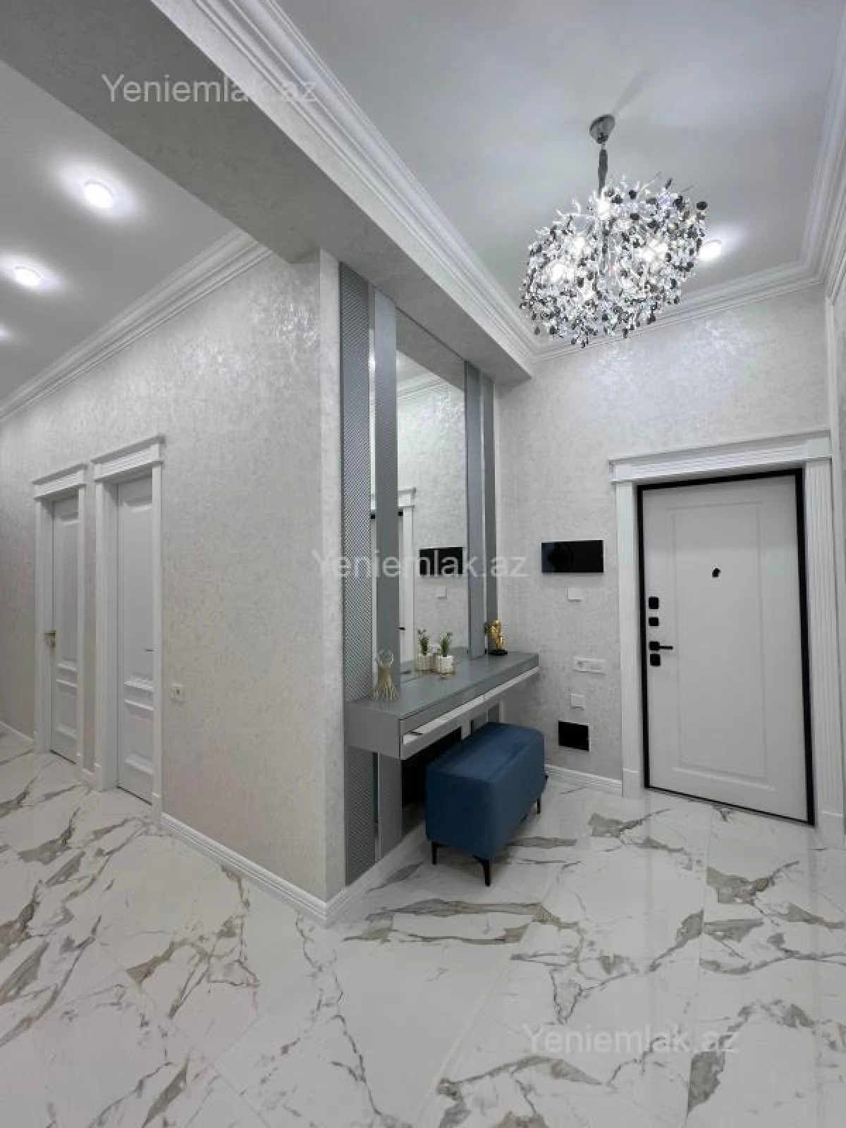 Satılır 3 otaqlı yeni tikili 130 m²