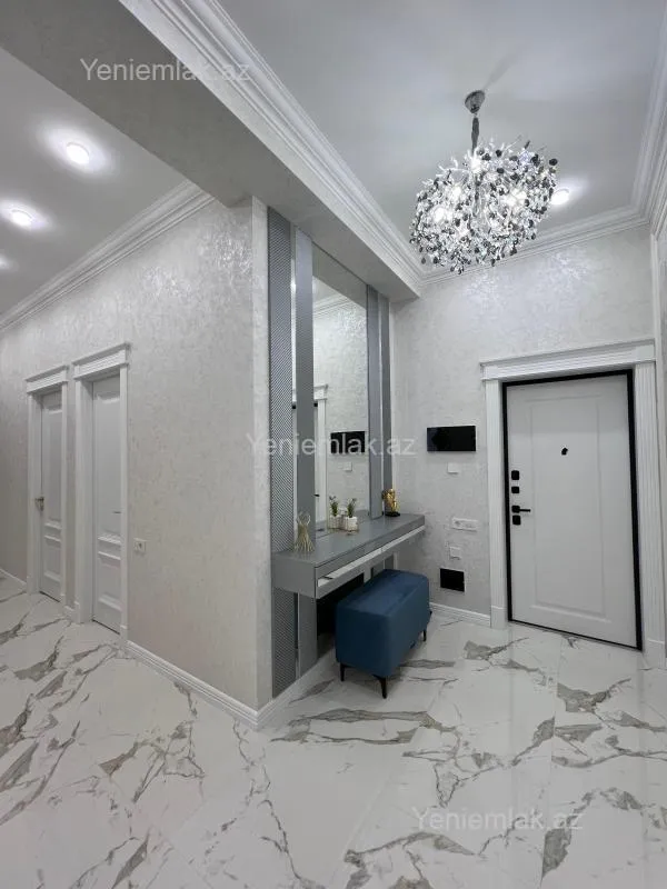 Satılır 3 otaqlı yeni tikili 130 m²