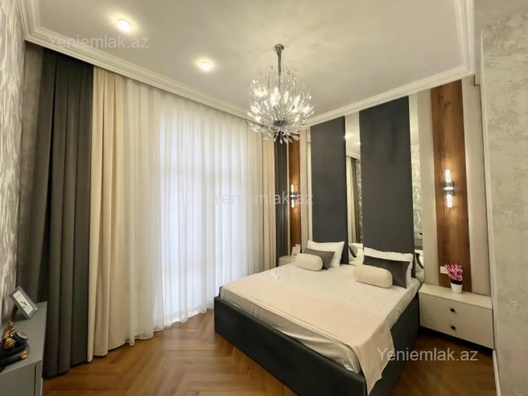 Satılır 3 otaqlı yeni tikili 130 m²