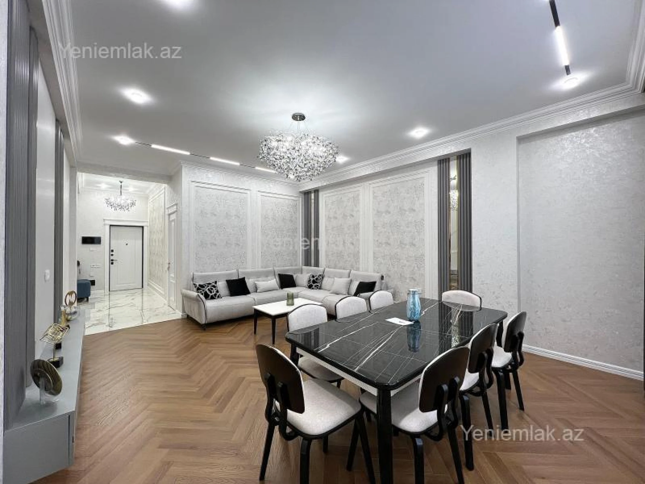 Satılır 3 otaqlı yeni tikili 130 m²
