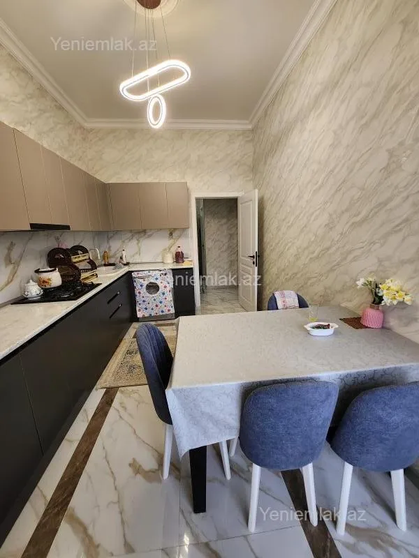 Satılır 2 otaqlı yeni tikili 72 m²