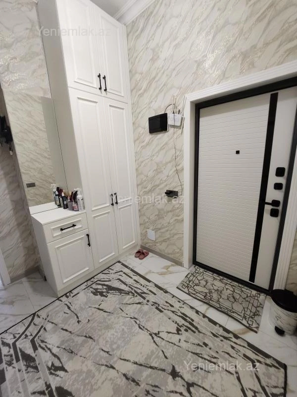 Satılır 2 otaqlı yeni tikili 72 m²