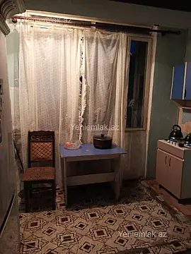 Satılır 3 otaqlı köhnə tikili 80 m²