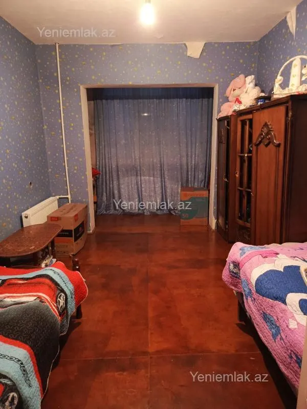 Satılır 3 otaqlı köhnə tikili 80 m²