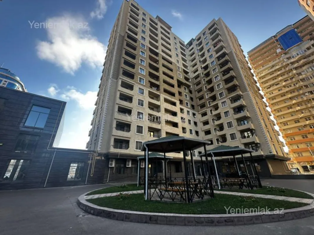 Satılır 2 otaqlı yeni tikili 72 m²