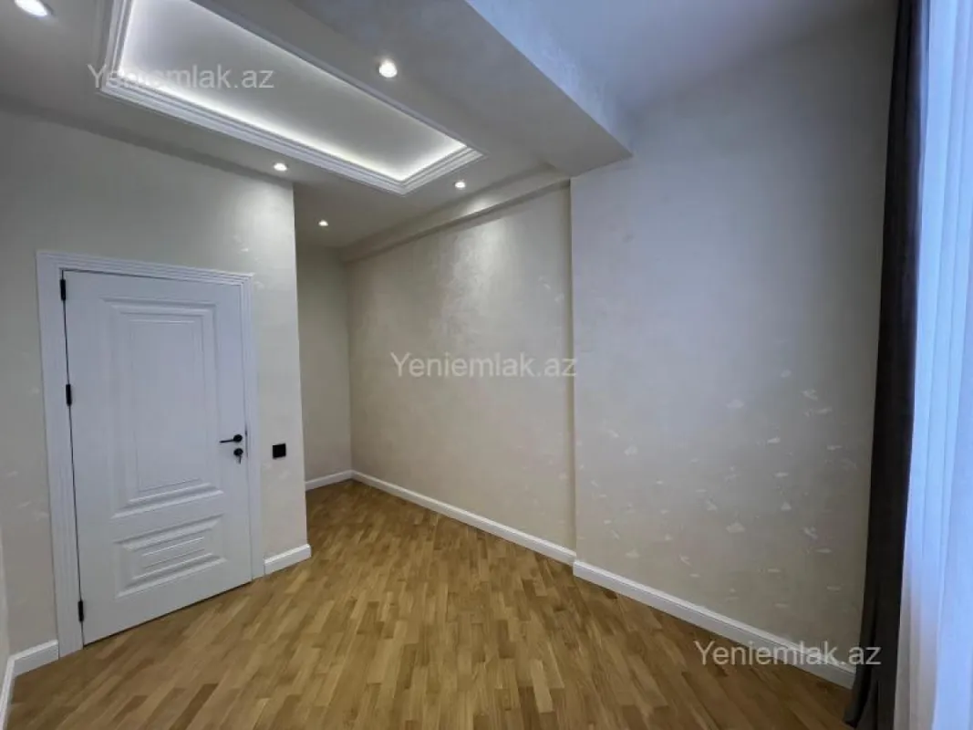 Satılır 3 otaqlı yeni tikili 105 m²