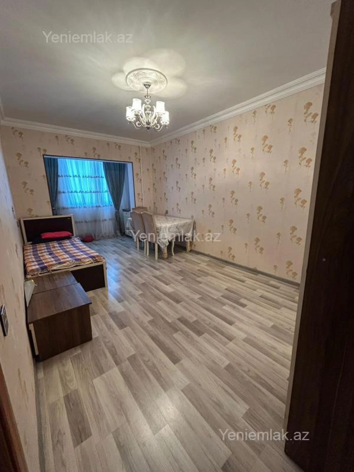 Satılır 3 otaqlı köhnə tikili 80 m²