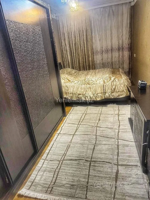 Satılır 3 otaqlı köhnə tikili 75 m²