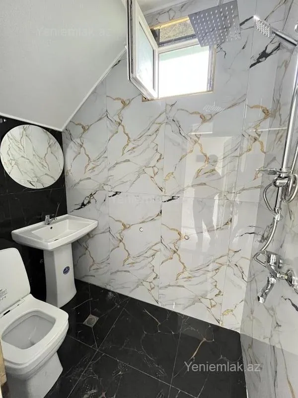 Satılır 4 otaqlı həyət evi 140 m²