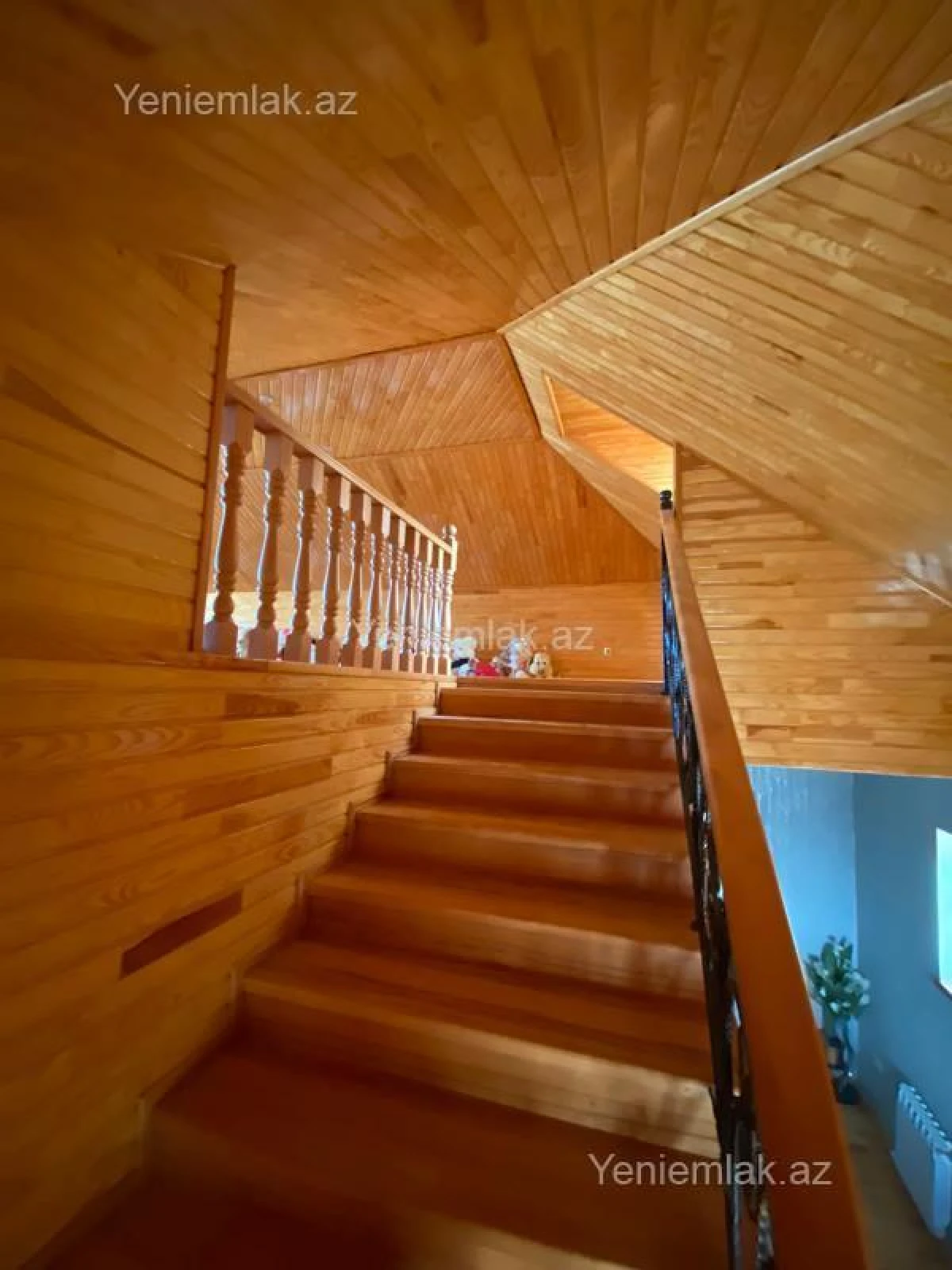 Satılır 4 otaqlı həyət evi 300 m²