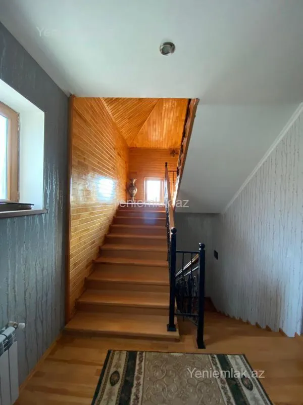 Satılır 4 otaqlı həyət evi 300 m²