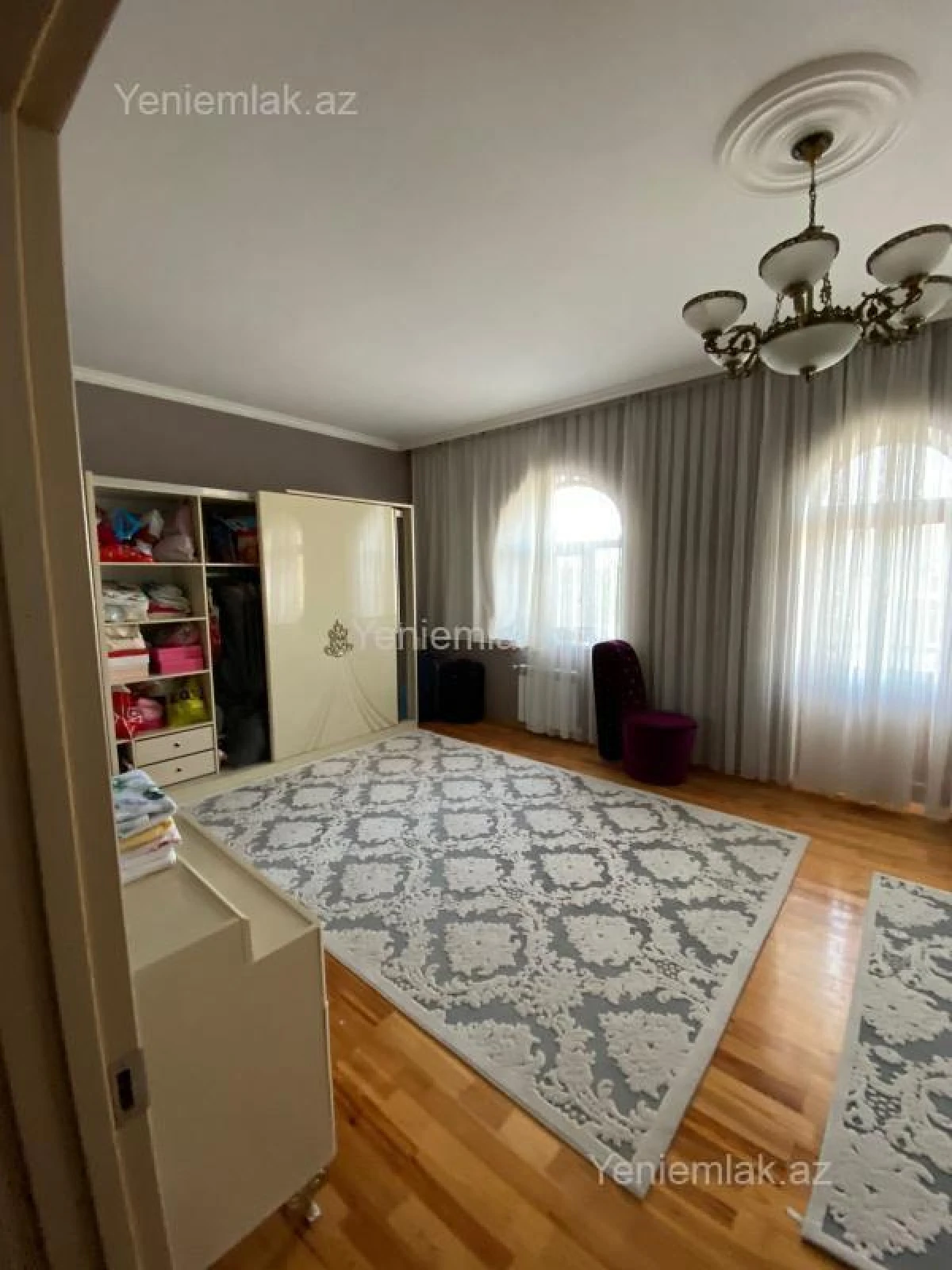 Satılır 4 otaqlı həyət evi 300 m²