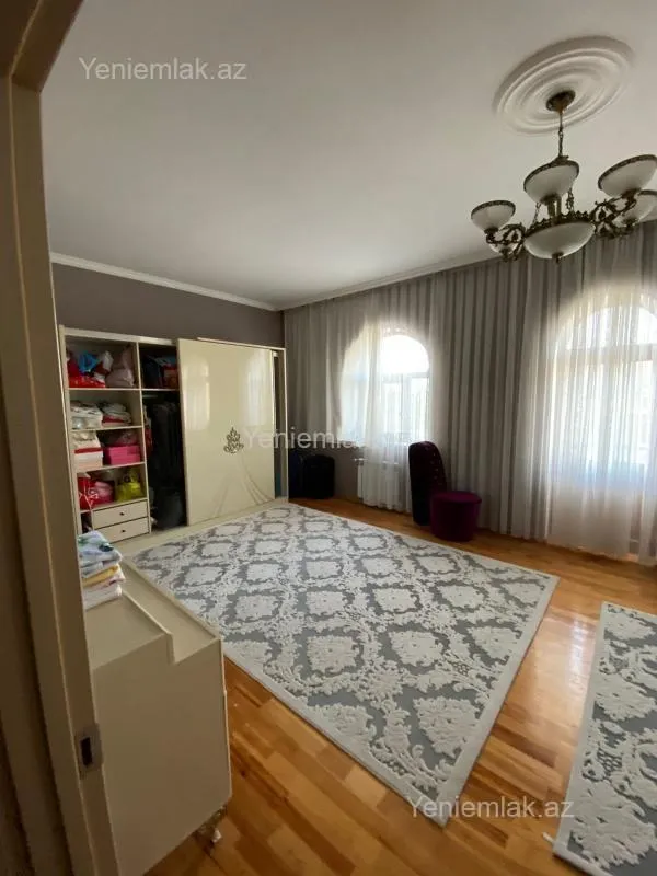 Satılır 4 otaqlı həyət evi 300 m²