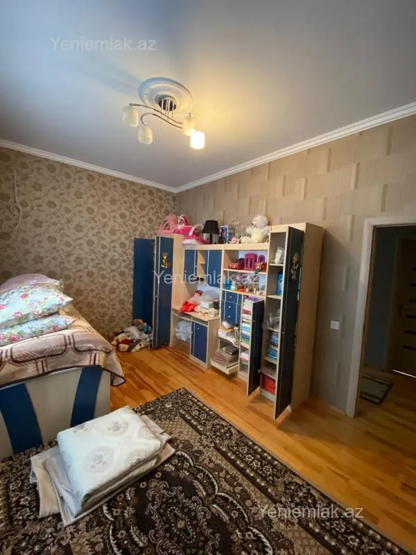 Satılır 4 otaqlı həyət evi 300 m²
