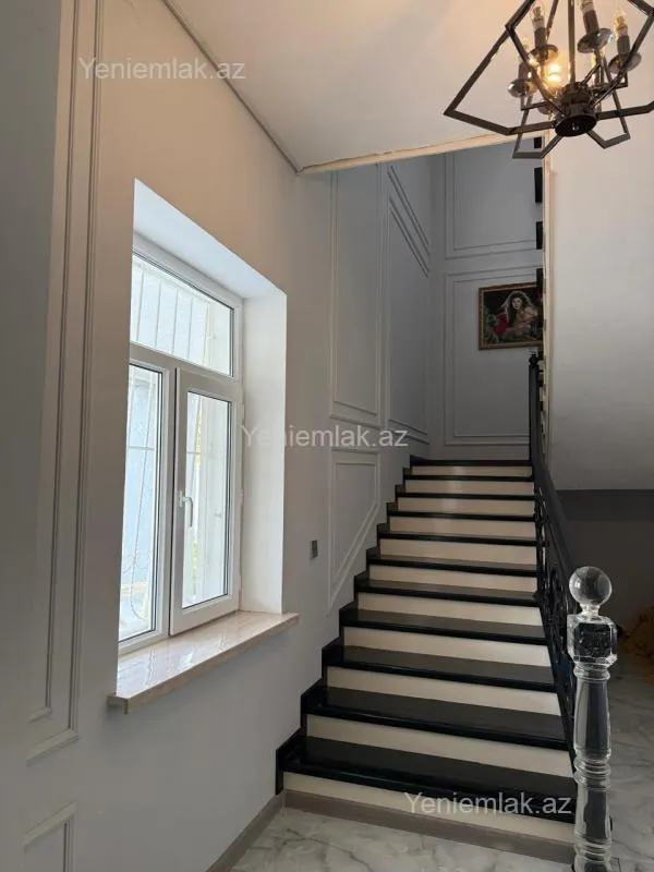 Satılır 7 otaqlı həyət evi 400 m²