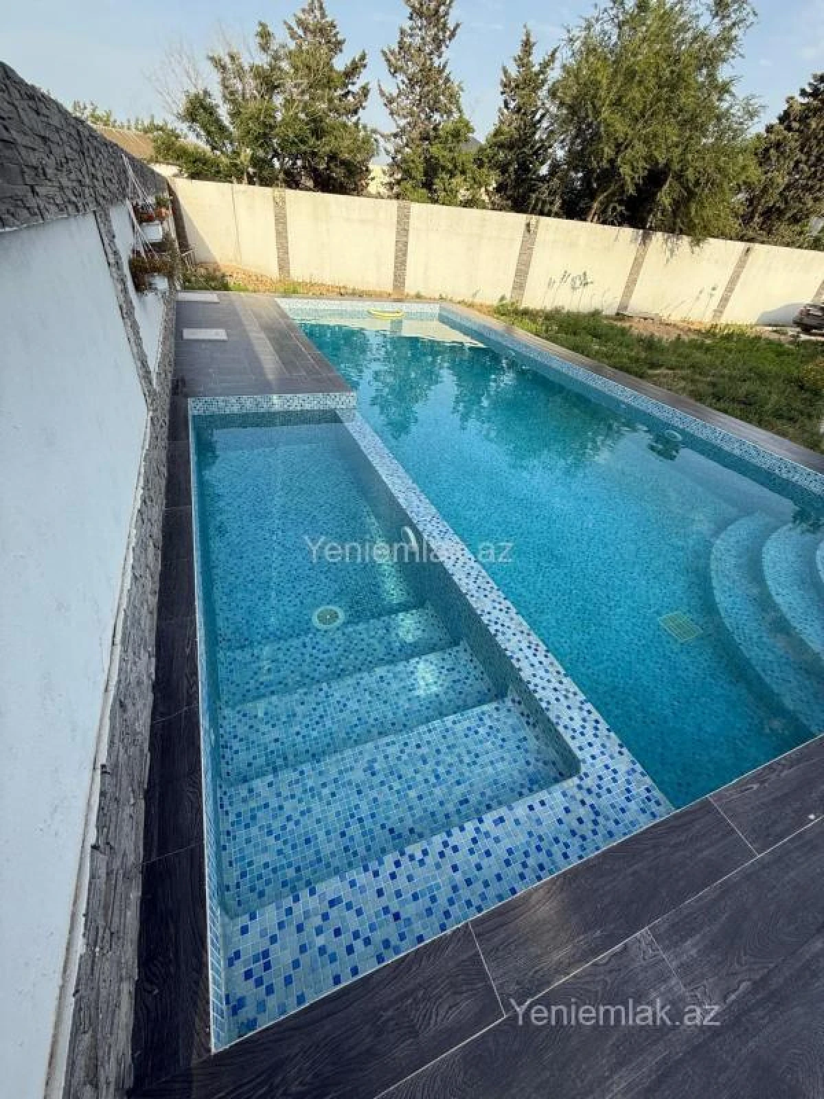 Satılır 7 otaqlı həyət evi 400 m²