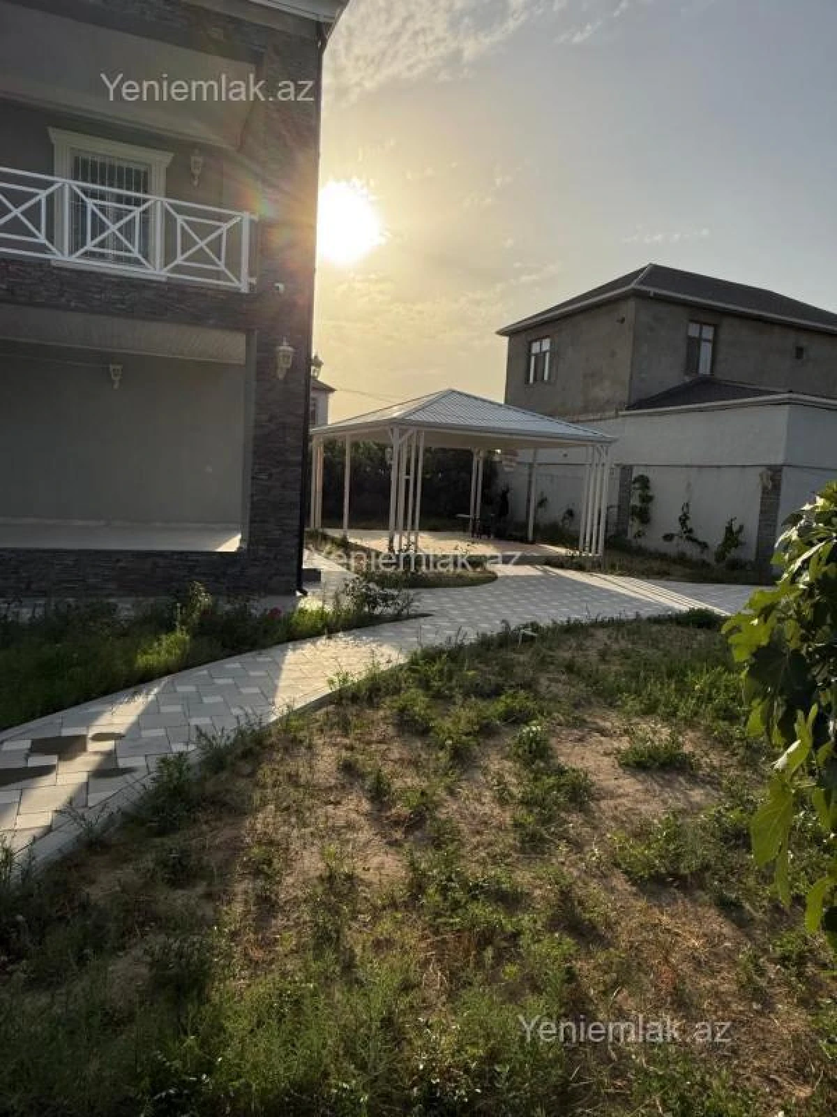 Satılır 7 otaqlı həyət evi 400 m²