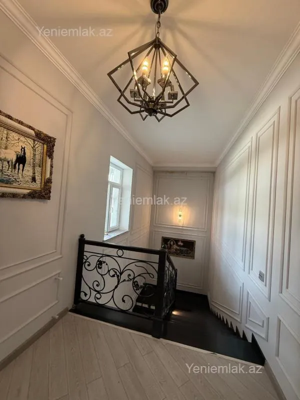Satılır 7 otaqlı həyət evi 400 m²