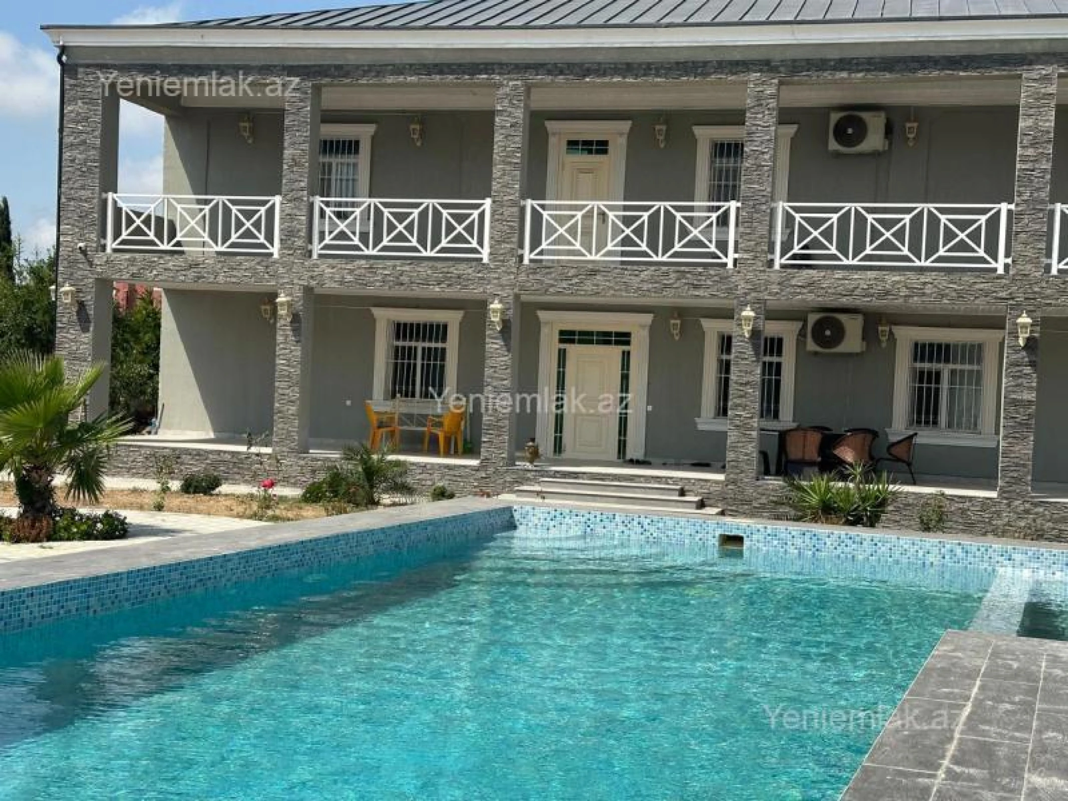 Satılır 7 otaqlı həyət evi 400 m²